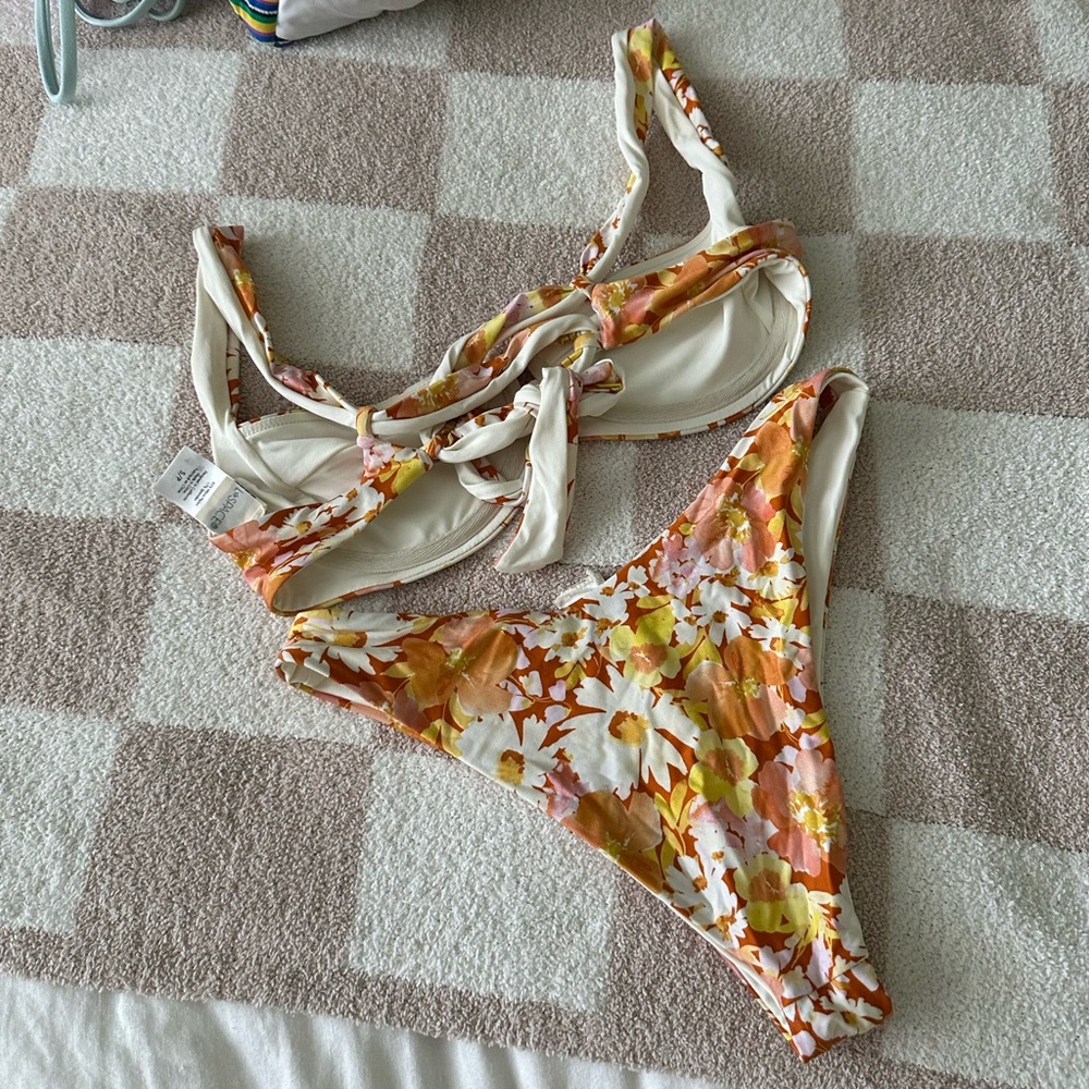 L*space Bikini Set - Picture 3 of 3